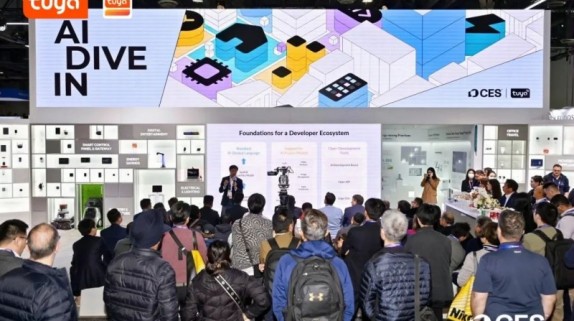 涂鸦智能携爆款AI“黑科技”亮相CES 2025，定义未来智能生活新标准